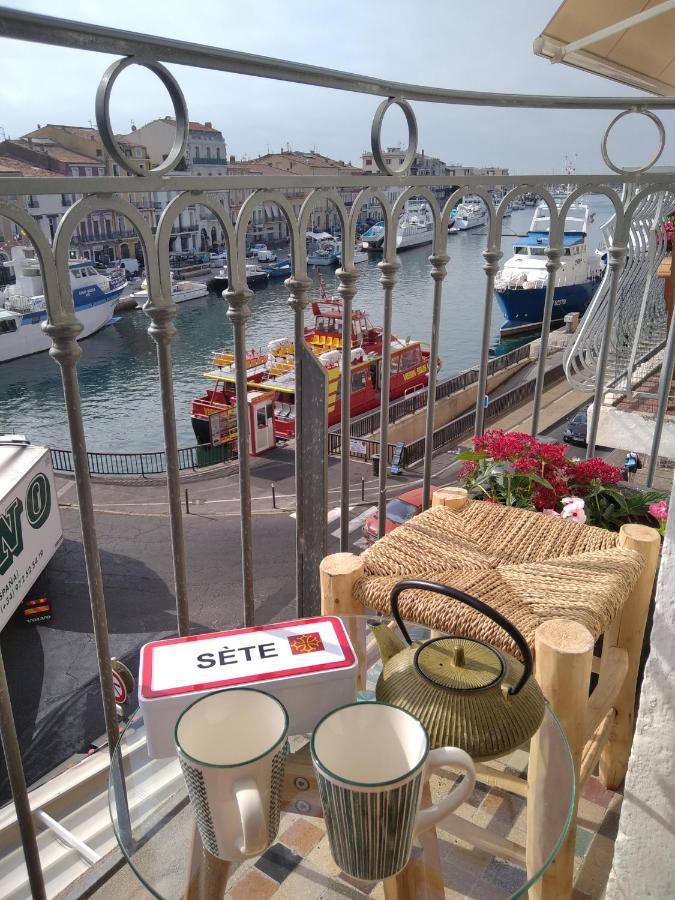 Grand T2 Au Coeur De Ville Avec Vue Sur Quais Et Mer Sete Exterior photo