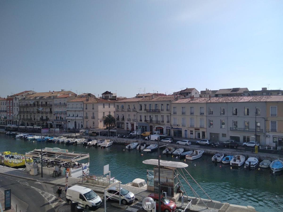 Grand T2 Au Coeur De Ville Avec Vue Sur Quais Et Mer Sete Exterior photo